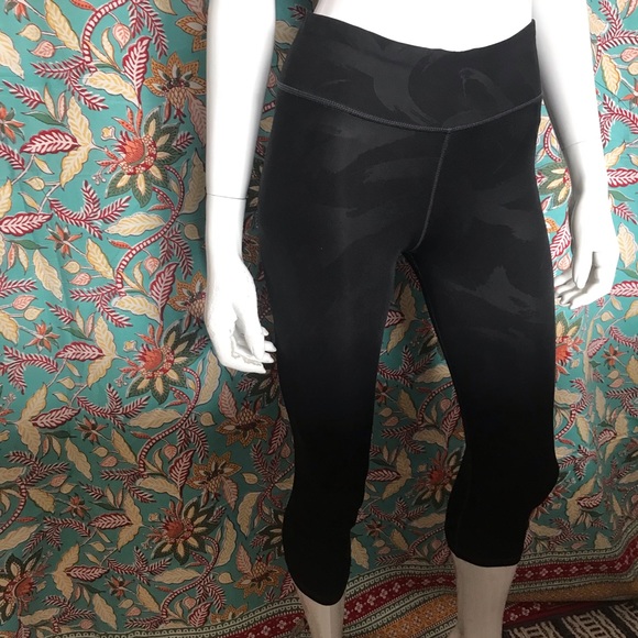 Adidas Climalite Modelled Black Capris Workout Running Tights Size Small - Picture 10 of 16